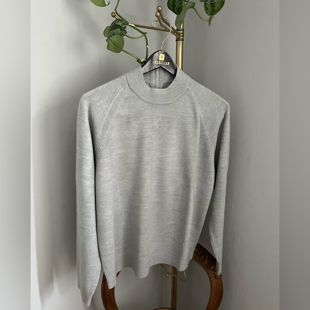 Soft Gray Sweater ~ Size approximately M/L